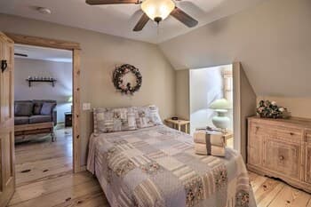 The Captains Quarters in Rogers w/ Covered Porch!