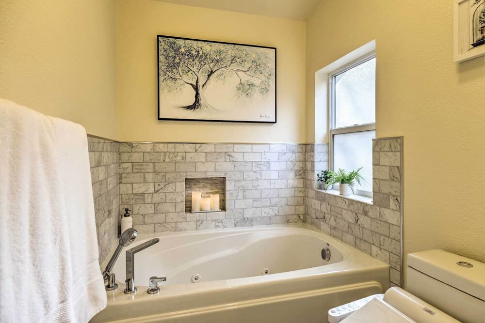 Groveland Gem With Deck, Game Room & Much More!