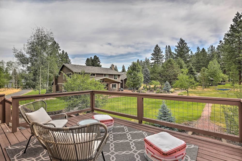 Upscale Bend Barn w/ Deck - Close to Trails!