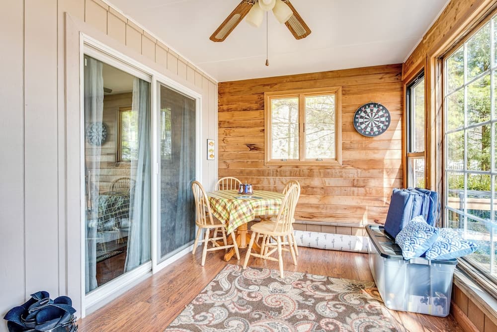 Dock & Sunroom: Waterfront Home Near Kalahari!