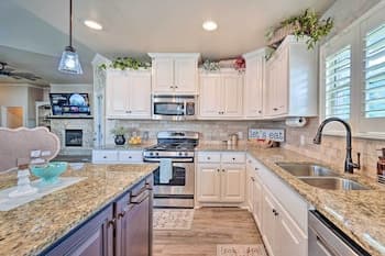 Quaint Lubbock Home ~ 6 Mi to TTU + Downtown!