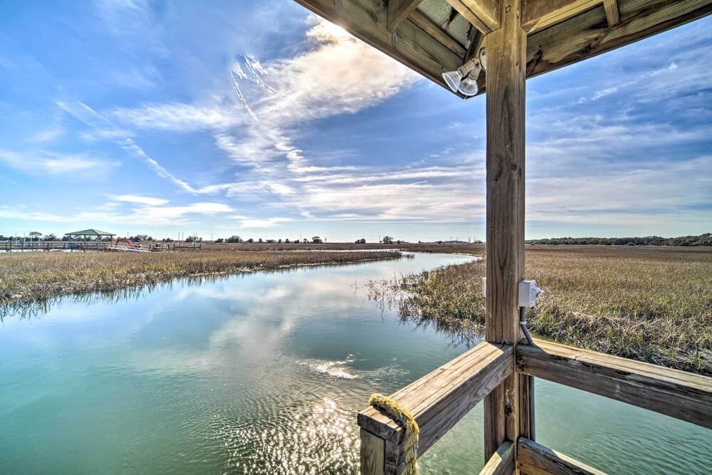 Charming St Helena Island Home: 7 Mi to Beach