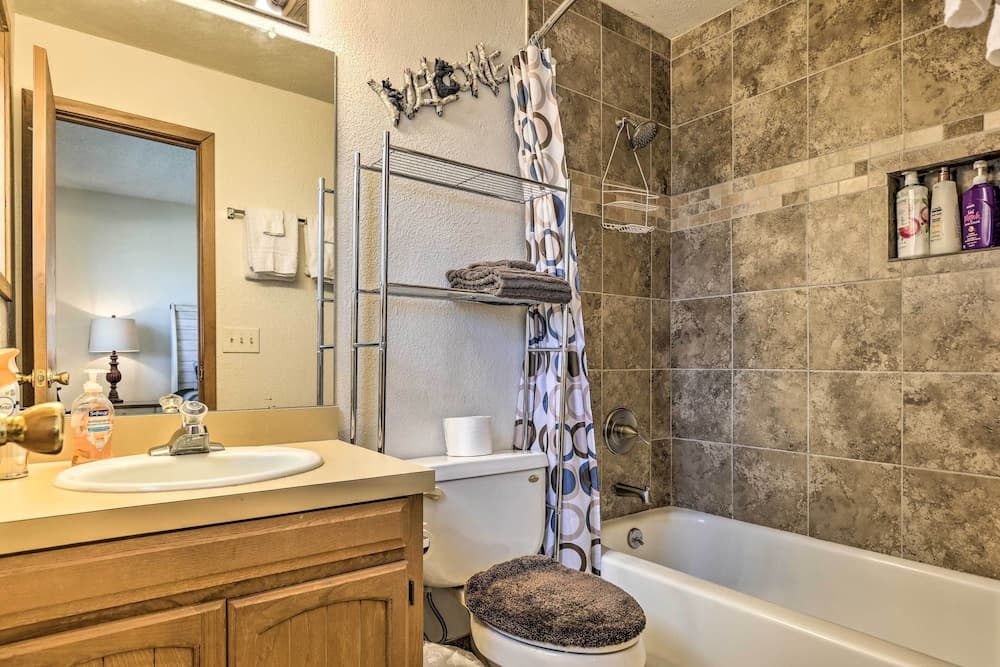 Pet-friendly Fraser Condo: Hike, Bike & Ski!