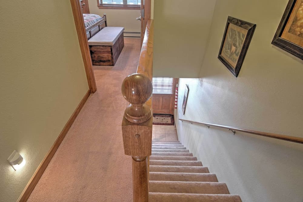 Red River Home w/ 2 Balconies - 1 Block to Main St