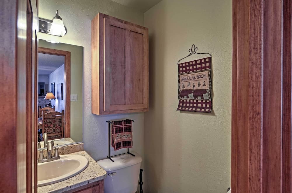 Red River Home w/ 2 Balconies - 1 Block to Main St