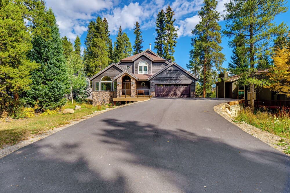 Mtn-view Breck Home w/ Hot Tub ~ 1 Mi to Ski Lift!