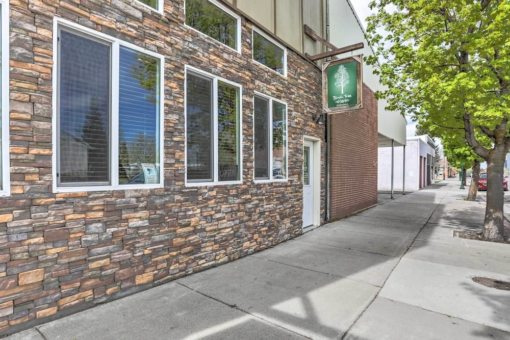 Modern Main Street Apt - Near Outdoor Recreation!