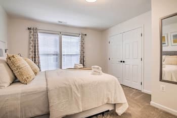 Stunning Home w/ Sunroom Near Bethany Beach