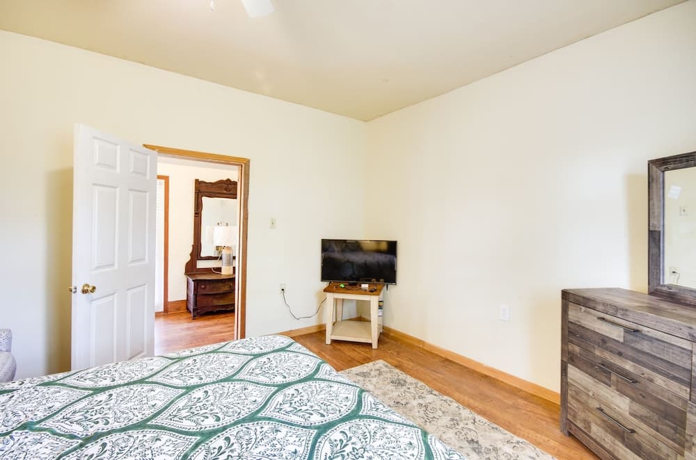 Hazlehurst Vacation Rental - 40 Mi to Jackson!