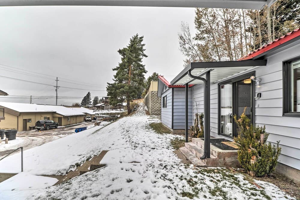 Downtown Bigfork Hub w/ Patio, Walk to Harbor