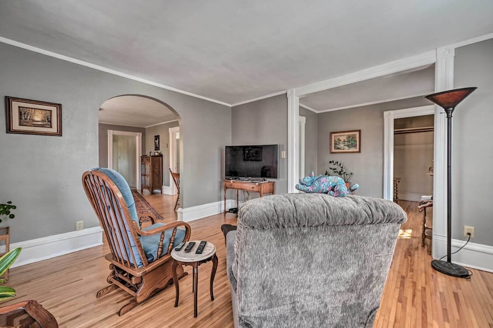 Victorian Apartment < 1 Mi to Wisconsin River