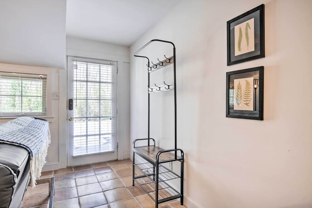 Modern Chapel Hill Condo: Convenient to Hot Spots!