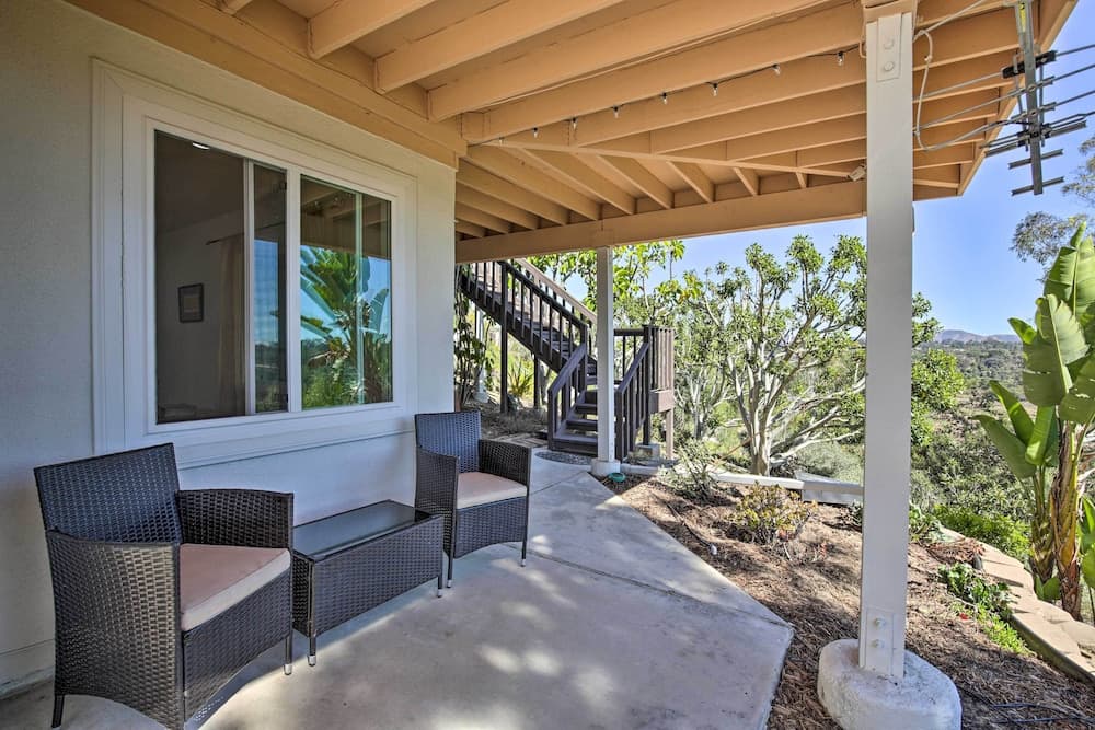 Quiet Hilltop Encinitas Apt: Patio + Sunset Views