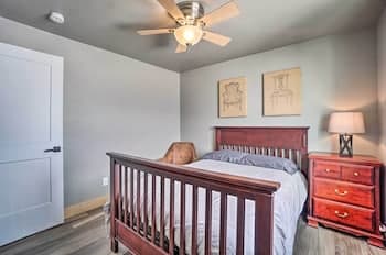 Spacious Saratoga Condo w/ Mountain Views!