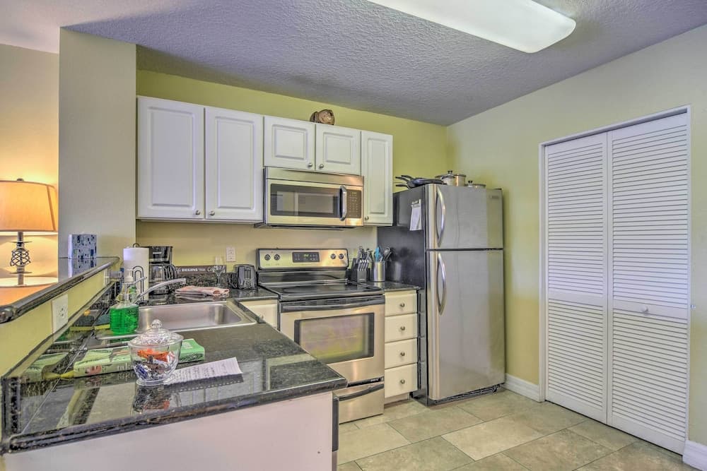 Condo w/ Marina Views - Walk to Madeira Beach!