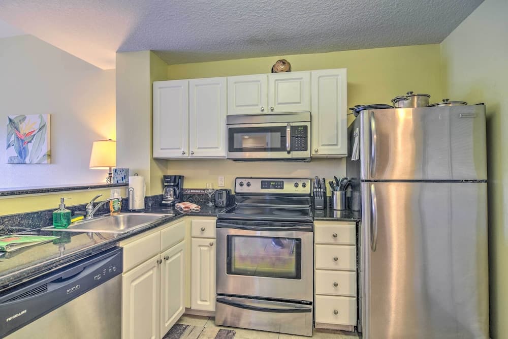 Condo w/ Marina Views - Walk to Madeira Beach!