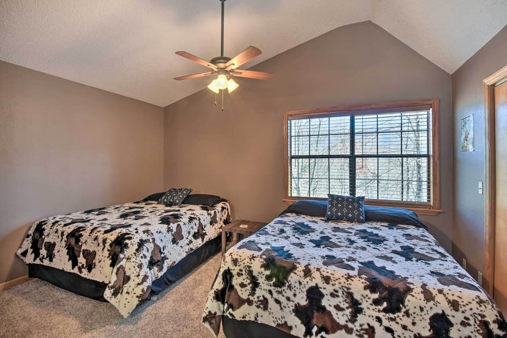 Mountain Gem w/ Peak Views ~ 3 Mi to Andrews!