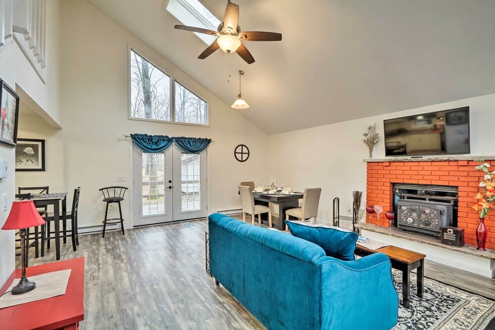 Tobyhanna Hideaway 11 Miles to Camelback Mountain!