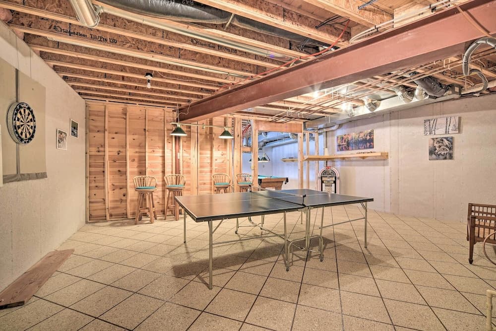 Spacious House w/ Boat Dock on Red Cedar Lake