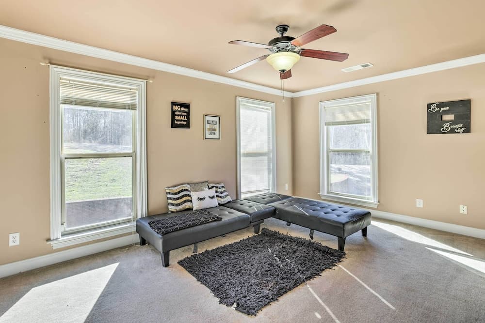 Stunning Wetumpka Farmhouse w/ Private Pool!