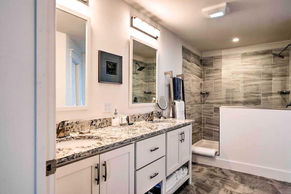 3-acre Thetford Rental w/ River Access & Upgrades!