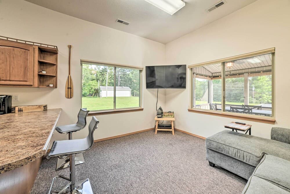 Captivating Kuttawa Retreat w/ Outdoor Dining