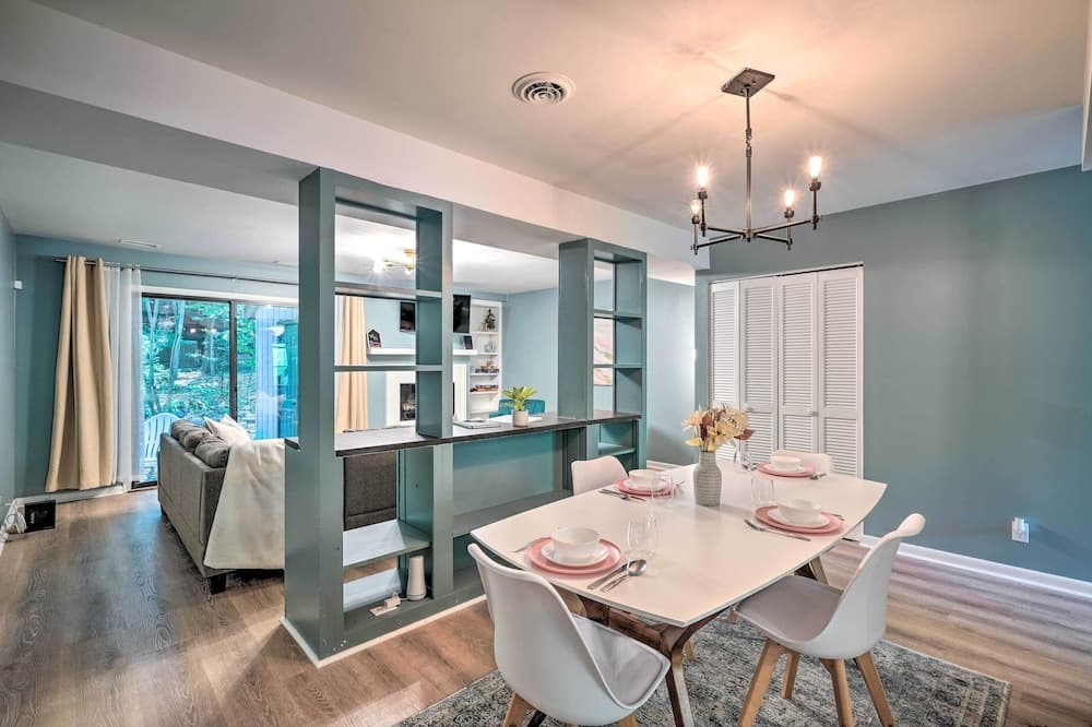 Stylish Durham Townhome < 5 Mi to Downtown!