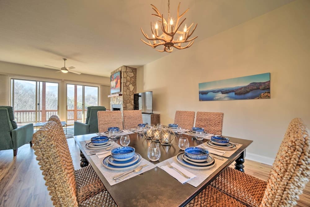 Beautiful Whittier Condo w/ Deck + Mtn Views!