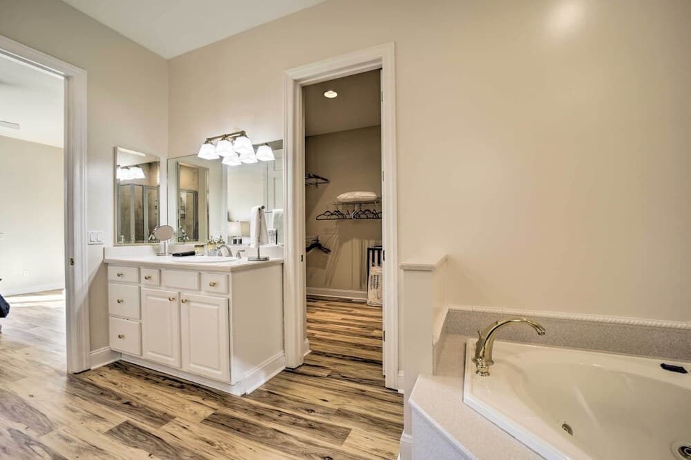 Beautiful Whittier Condo w/ Deck + Mtn Views!