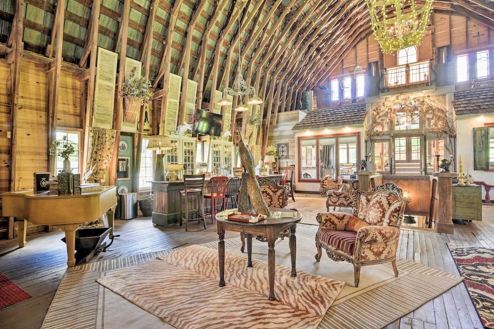 Historic Winston-salem Guest Barn on Farm!