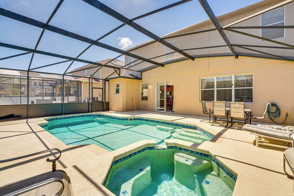 Lanai & Game Room: Vacation Home in Davenport!