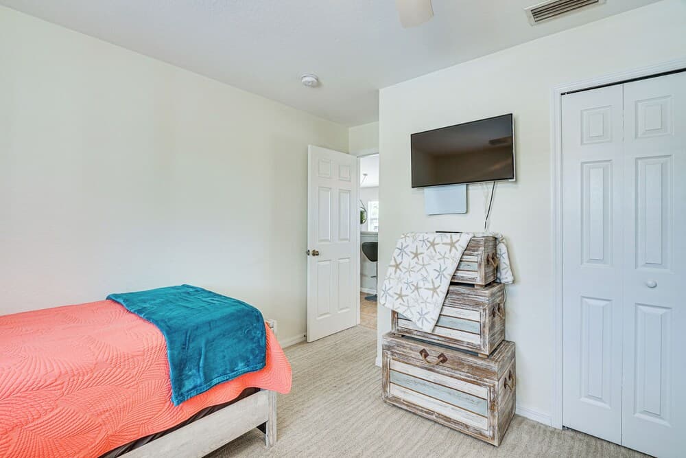 Family-friendly Cape Coral Paradise w/ Pool!