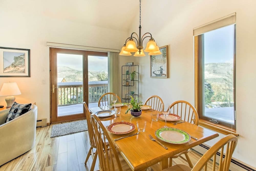 3 Mi to Attitash Resort: Condo w/ Mtn Views!