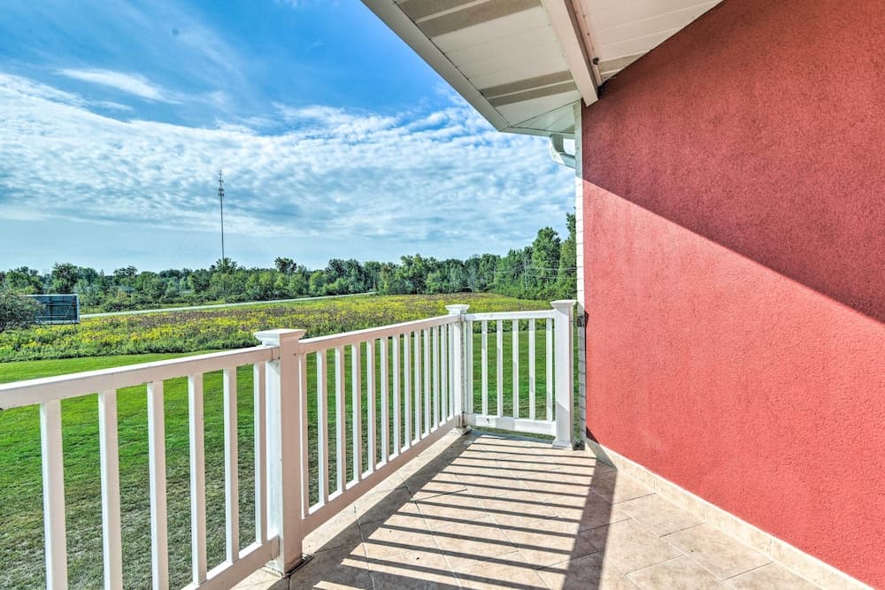 Cozy Pigeon Condo, Near Lake Huron Beaches!
