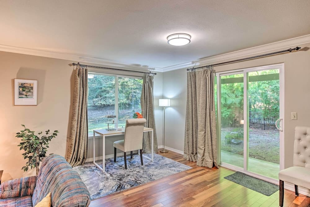 Cozy Washington Escape Near Hiking & Golfing!