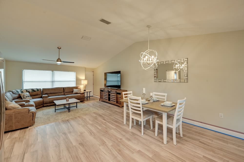 1 Mi to Golf: Sebring Condo w/ Pool Access!