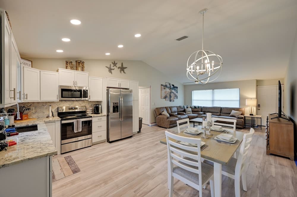 1 Mi to Golf: Sebring Condo w/ Pool Access!