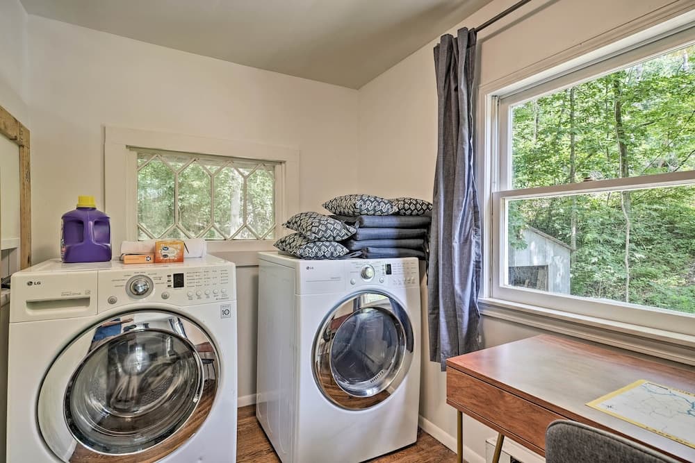 Rocky Mount Home w/ Deck- Walk to Lake & Boat Ramp