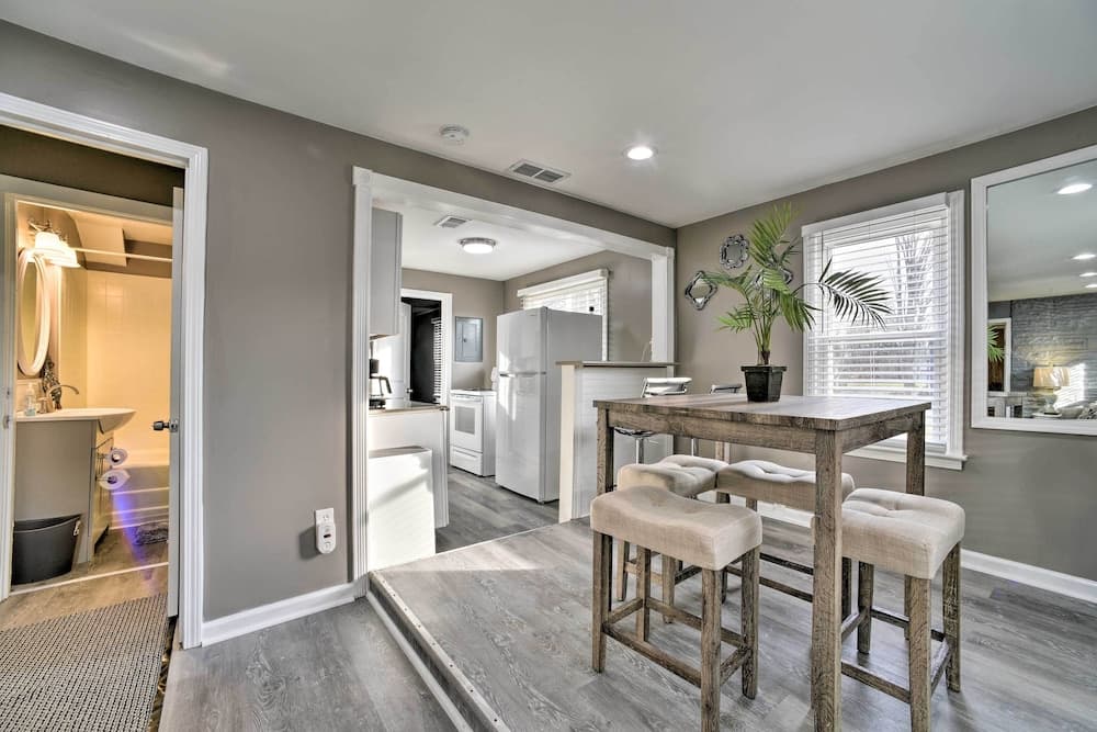 Completely Renovated Escape ~ 1 Mile to Downtown!