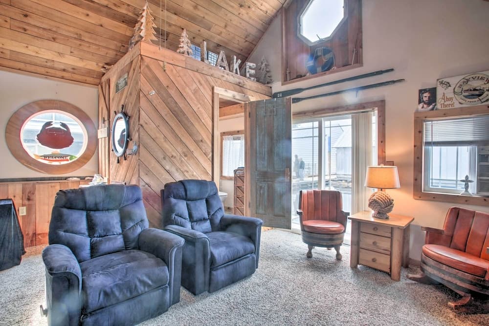 Serenity at Scenic Bay: Floating Cottage w/ Views!