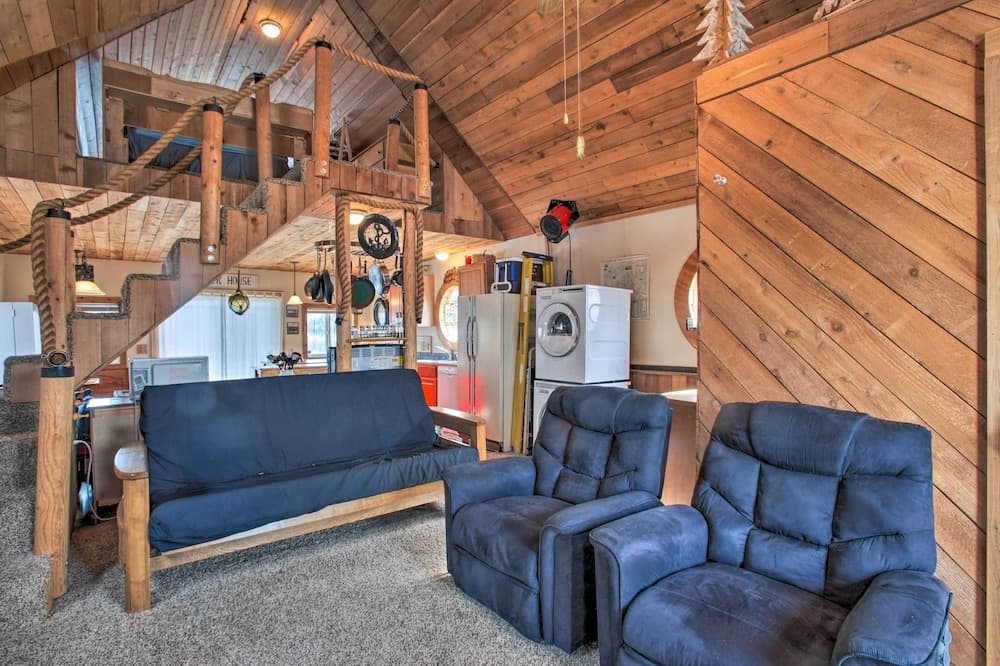 Serenity at Scenic Bay: Floating Cottage w/ Views!