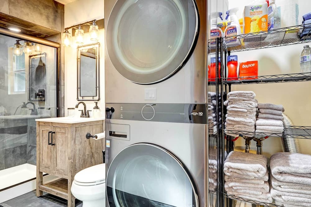 California Cabin Rental - Hike, Ski, Boat!