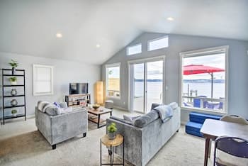 New! Manette Waterfront: Kayak the Bay & Walk to Town