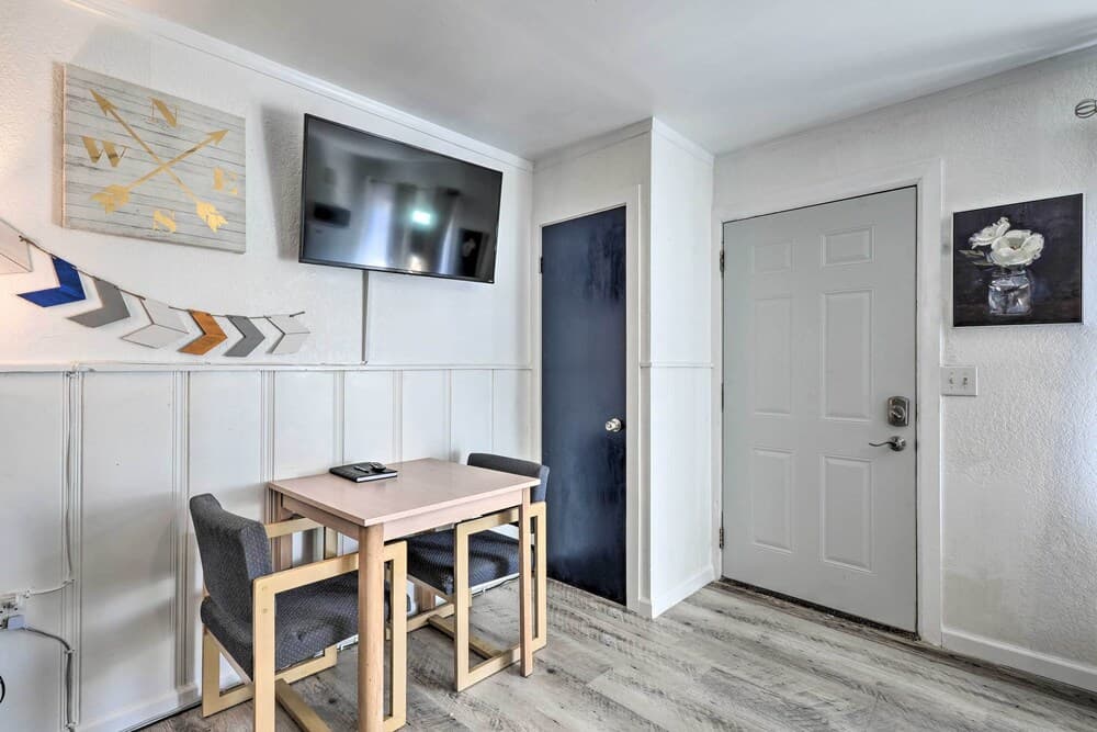 Rockaway Beach Studio ~ 11 Mi to The Strip!