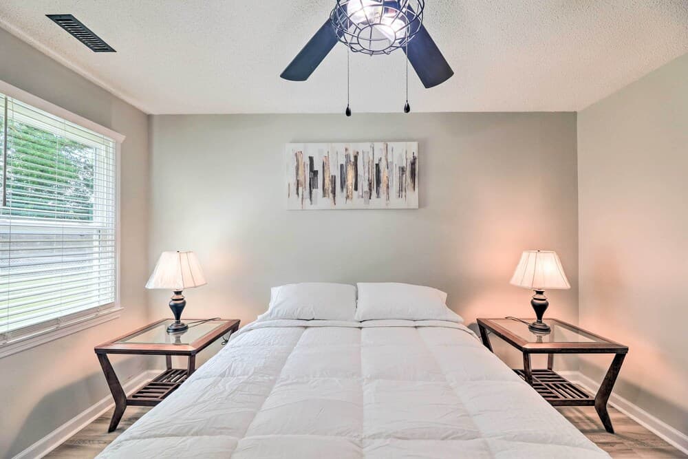 Jacksonville Retreat w/ Yard ~ 16 Mi to Beach