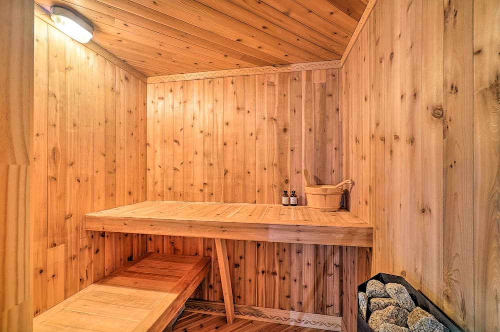 Lakeside Spring City Home: Private Boat Ramp!