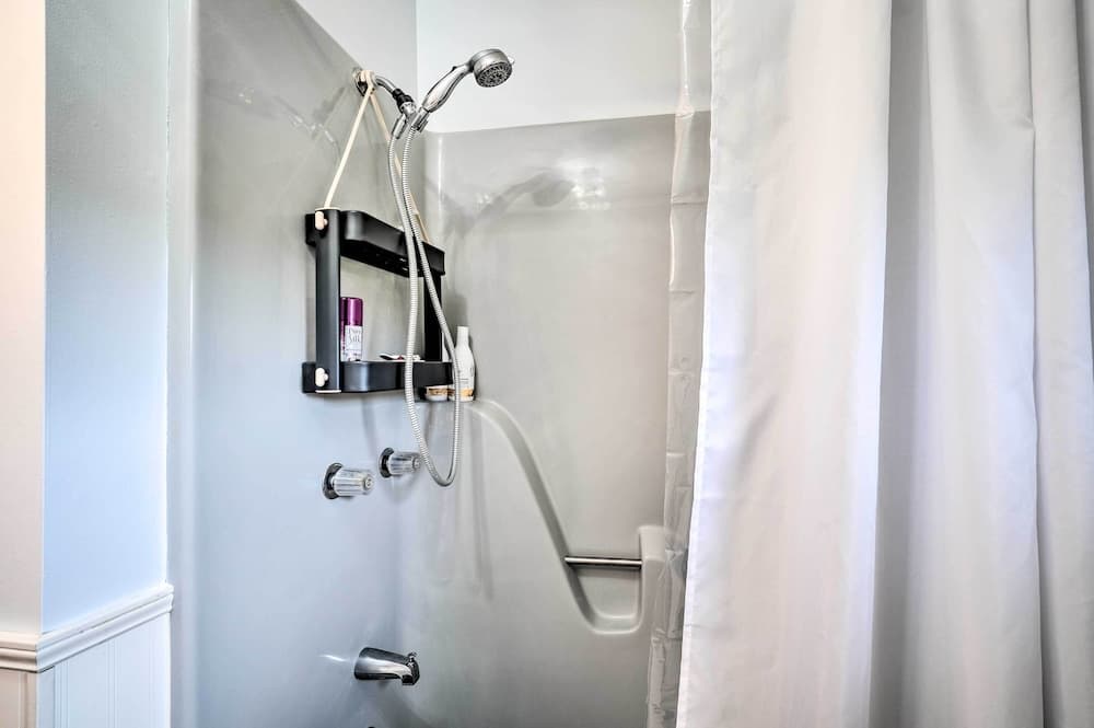 Lakeside Spring City Home: Private Boat Ramp!