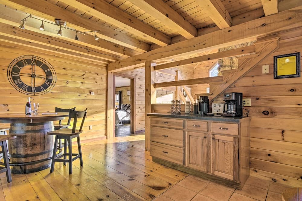 Pool, Games + Sauna: Mount Joy Countryside Cabin