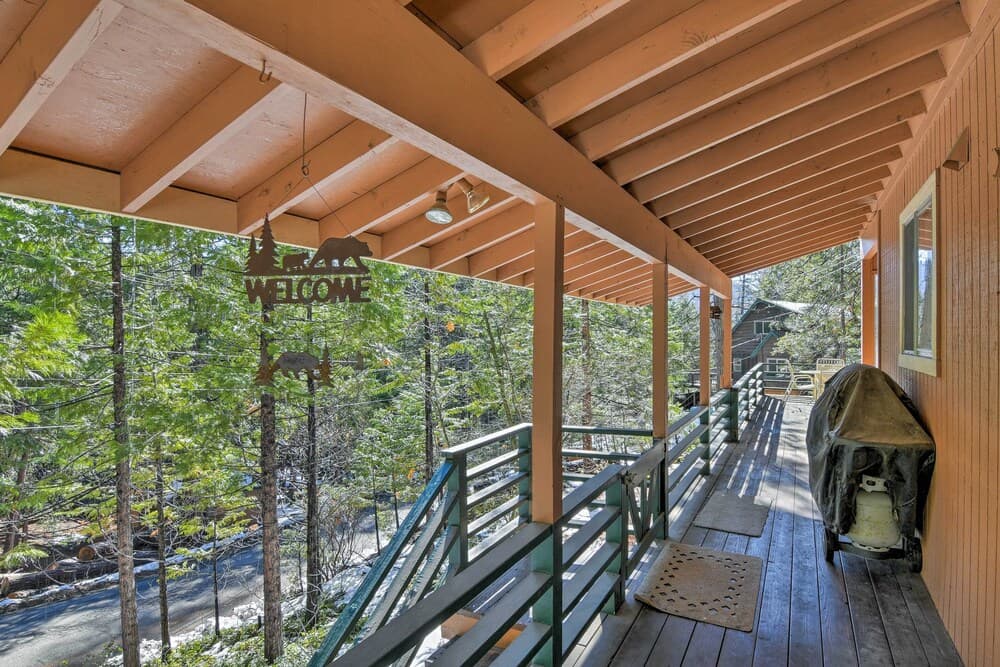 Cozy Mi-wuk Village Cabin W/porch Near Stanislaus!