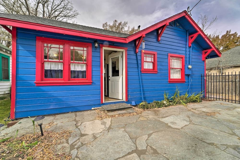 Cozy Sierra Valley Cottage: Hike + Explore!